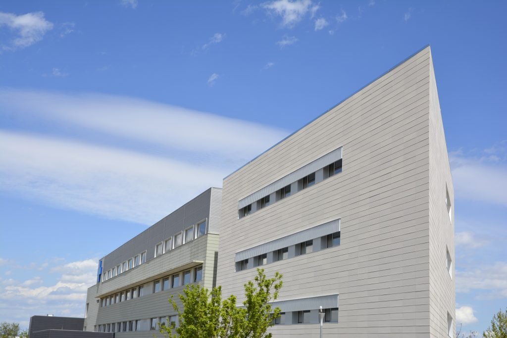 Celosías de aluminio para arquitectura hospitalaria