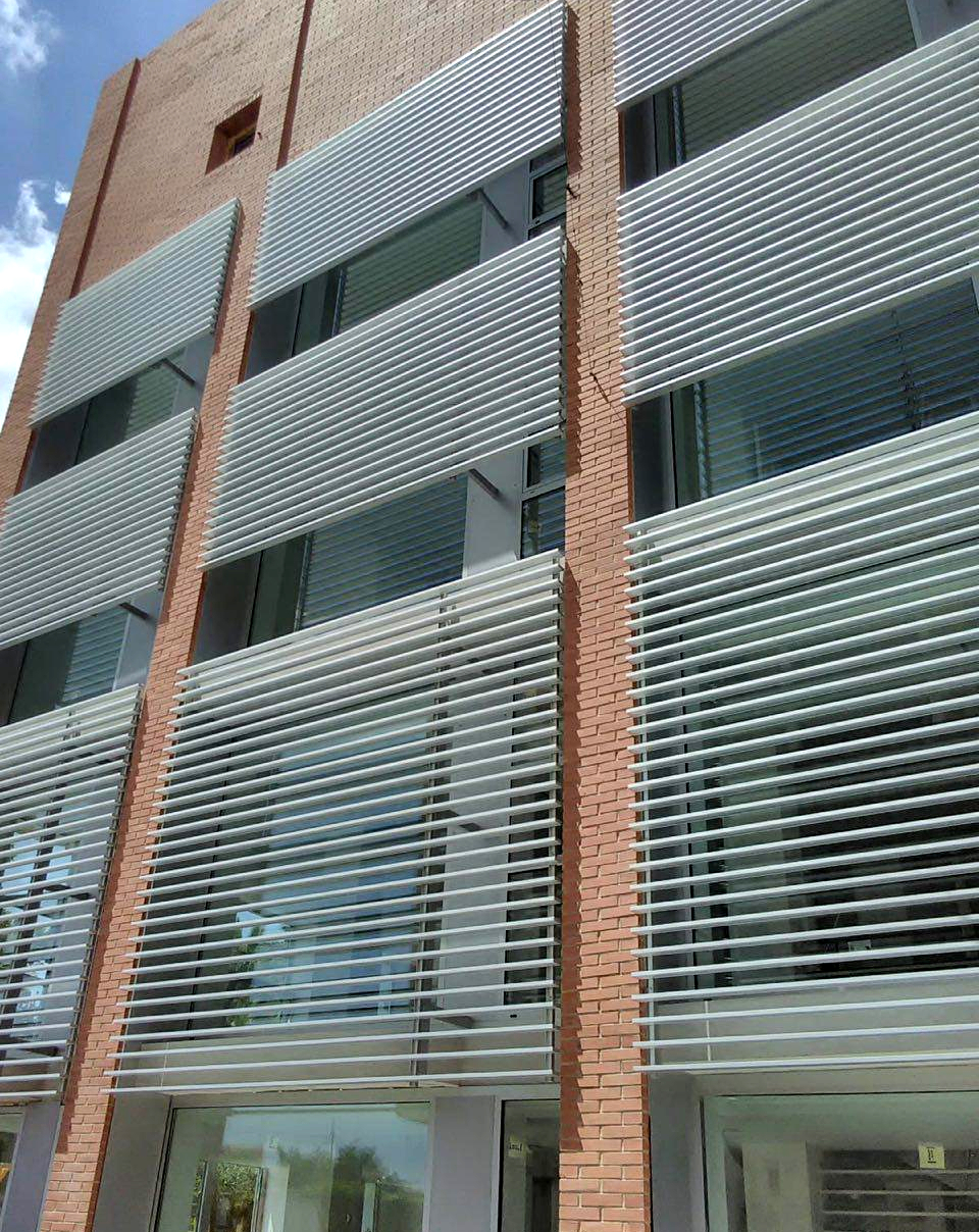 UPE-80X20 FACHADA LATERAL