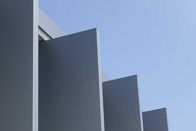 celosias de lamas de aluminio fachada edificio umbelco